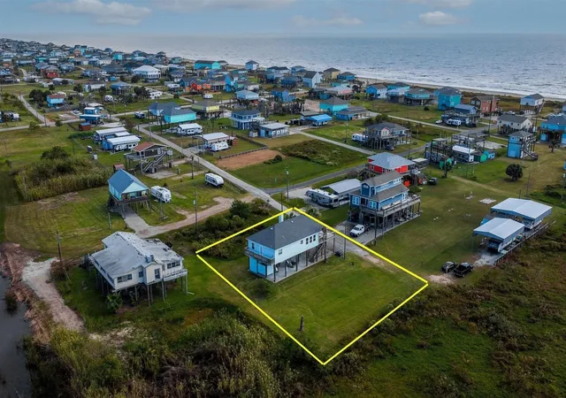 Homes for sale in Crystal Beach, TX | 1745 Catfish Ln, Crystal Beach, TX 77650 | MLS# 11691123