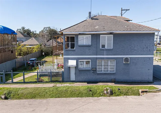 2nd image of 1310 Lorraine St, Houston, TX 77009 | MLS# 45368605