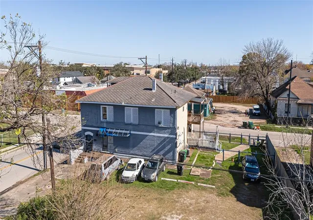3rd image of 1310 Lorraine St, Houston, TX 77009 | MLS# 45368605