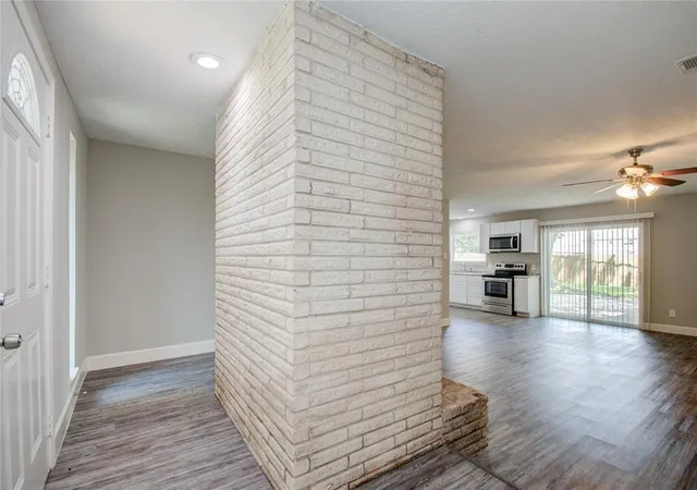 2nd image of 4126 Worrell Dr, Houston, TX 77045 | MLS# 12038616