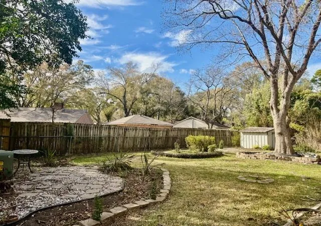 4th image of 2023 Westlake Rd, Houston, TX 77062 | MLS# 81205778