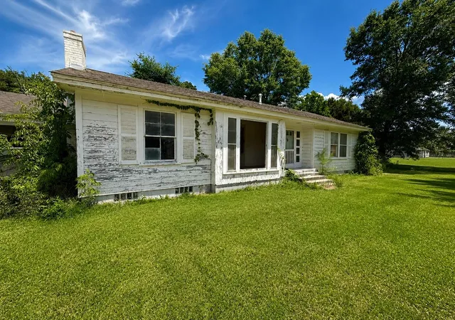 Homes for sale in Jasper, TX | 1912 S Wheeler St, Jasper, TX 75951 | MLS# 86004354