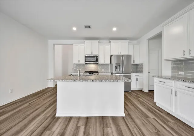 Photo 2 of Single family home for sale at 9245 Inland Leather Ln, Conroe, TX 77385 | MLS# 3625955 | Listing updated on 2026-08-31