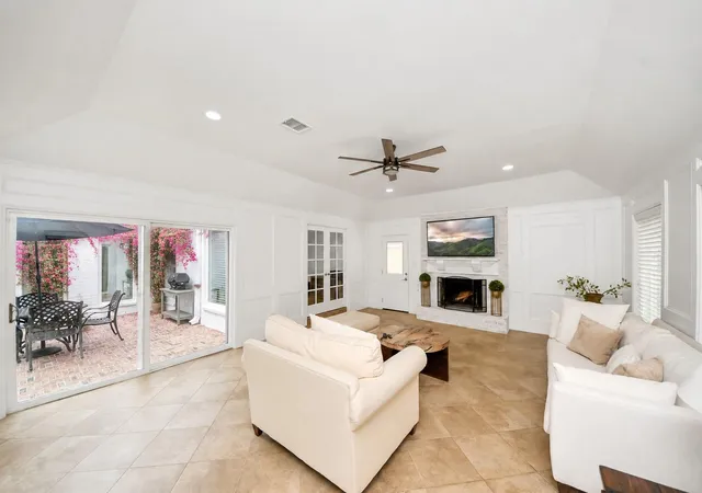 2nd image of 11906 Pebble Rock Dr, Houston, TX 77077 | MLS# 16207958
