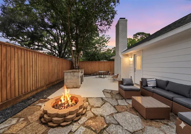 5th image of 11906 Pebble Rock Dr, Houston, TX 77077 | MLS# 16207958