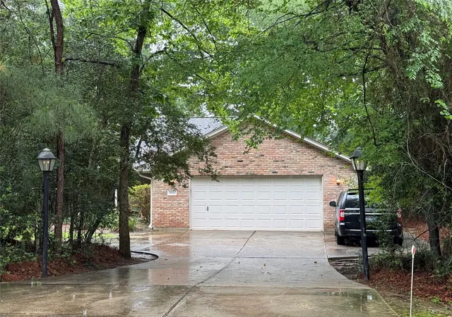 Photo 18 of Single family home for sale at 1600 Carriage Run W, Conroe, TX 77384 | MLS# 25087661 | Listing updated on 2026-08-07