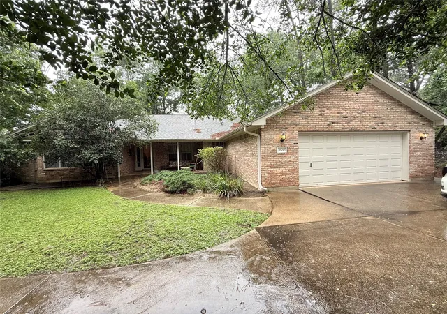 Photo 1 of Single family home for sale at 1600 Carriage Run W, Conroe, TX 77384 | MLS# 25087661 | Listing updated on 2026-08-07