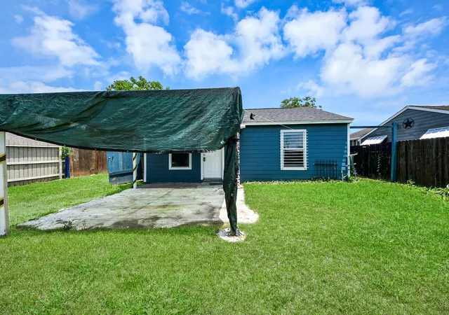 2nd image of 7351 Guadalcanal Rd, Houston, TX 77033 | MLS# 7112461