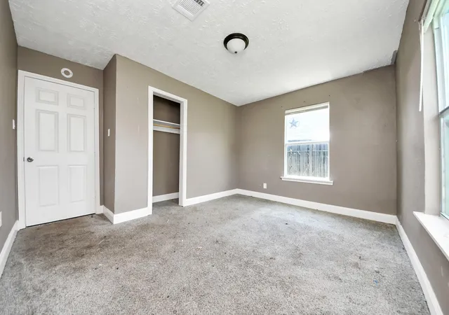 4th image of 7351 Guadalcanal Rd, Houston, TX 77033 | MLS# 7112461