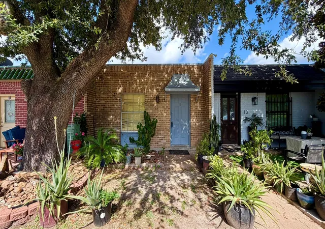 Homes for sale in Houston, TX | 1405 Shadowdale Dr #12, Houston, TX 77043 | MLS# 56730126