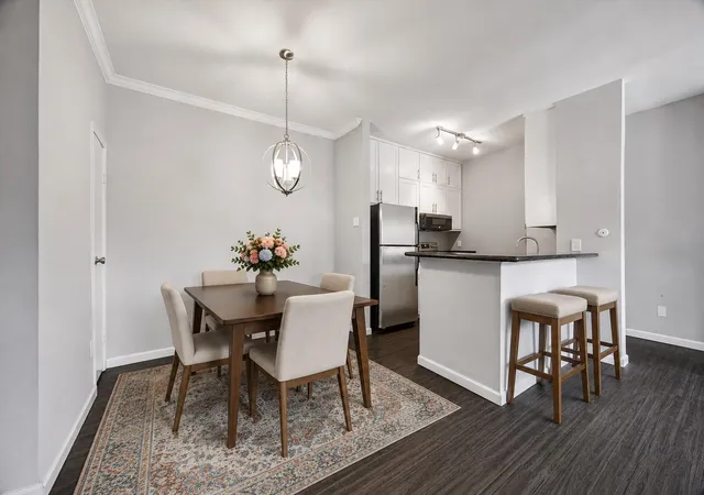 2nd image of 702 Bering Dr #117, Houston, TX 77057 | MLS# 43701619