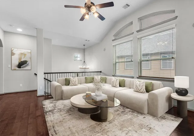 Photo 2 of Townhouse for sale at 211 Cheswood Forest Pl, Montgomery, TX 77316 | MLS# 5464612 | Listing updated on 2026-06-17