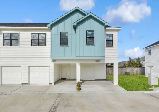 Photo 2 of Multi family home for sale at 4609 Indie Hts Ln #A-B, Houston, TX 77018 | MLS# 77495053 | Listing updated on 2026-09-18