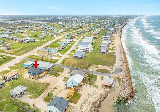 4th image of 1106 White Cap Dr, Freeport, TX 77541 | MLS# 84703453