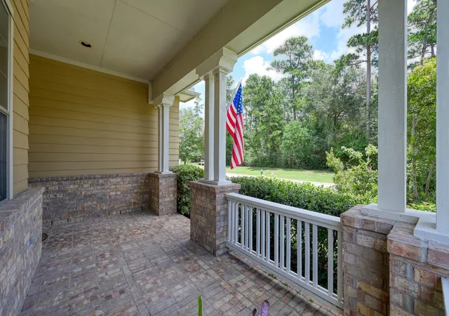 3rd image of 74 W Tapestry Park Cir, The Woodlands, TX 77381 | MLS# 24323309