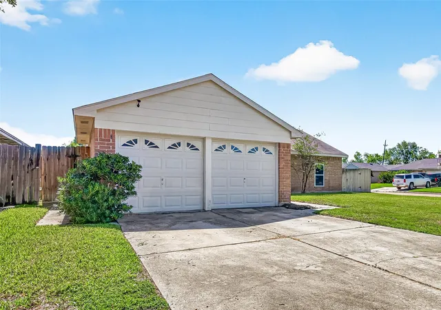 Homes for sale in Houston, TX | 11202 Fleur Dr, Houston, TX 77065 | MLS# 10853910