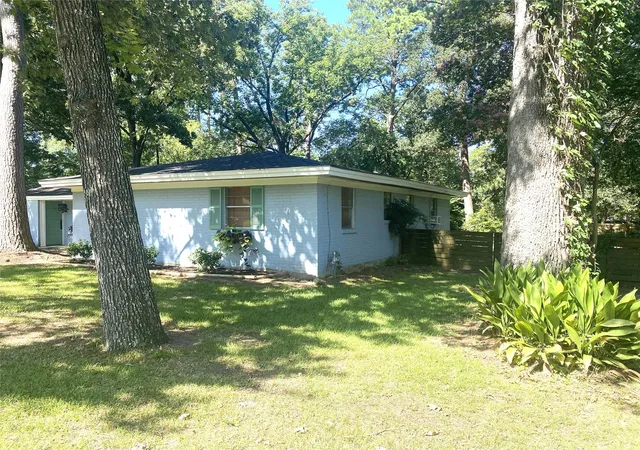 2nd image of 1302 Shadybrook Ln, Lufkin, TX 75904 | MLS# 65662072
