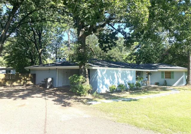 3rd image of 1302 Shadybrook Ln, Lufkin, TX 75904 | MLS# 65662072