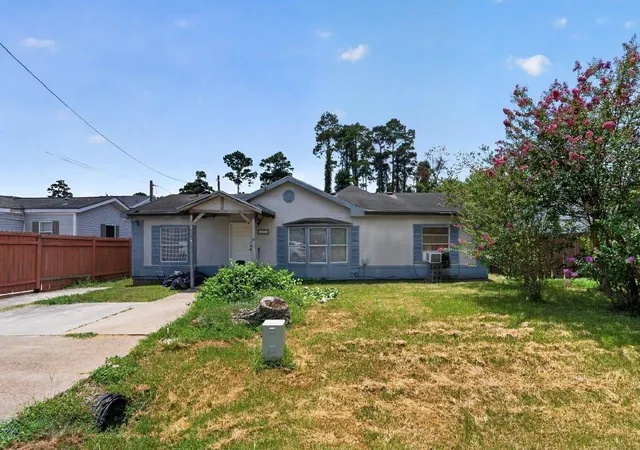 Photo 2 of Single family home for sale at 16899 W Juneau, Montgomery, TX 77316 | MLS# 70432220 | Listing updated on 2026-09-11