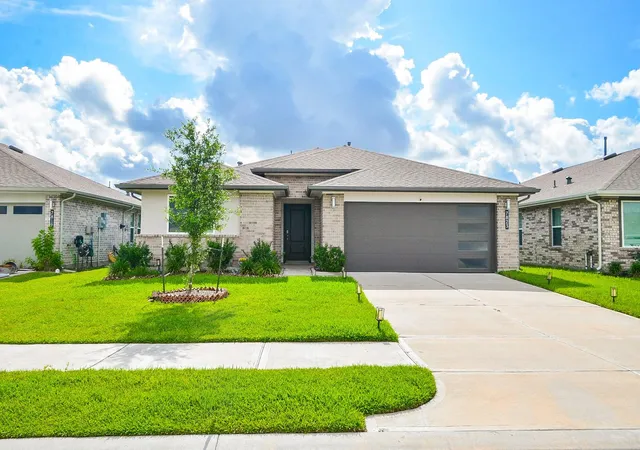 Photo 1 of Single family home for sale at 7823 Brushwood Dr, Rosharon, TX 77583 | MLS# 34445039 | Listing updated on 2026-08-01