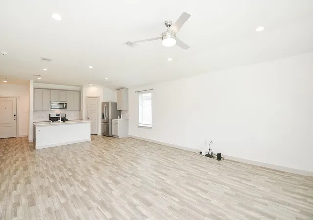 Photo 4 of Single family home for sale at 7823 Brushwood Dr, Rosharon, TX 77583 | MLS# 34445039 | Listing updated on 2026-08-01