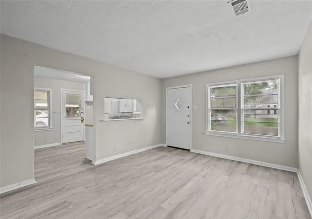 3rd image of 407 Forrest St, Baytown, TX 77520 | MLS# 35580104