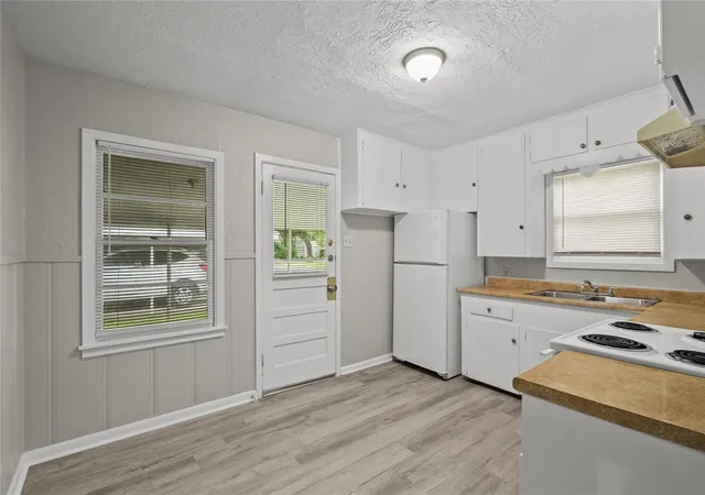 4th image of 407 Forrest St, Baytown, TX 77520 | MLS# 35580104