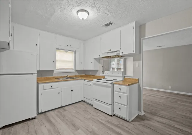 5th image of 407 Forrest St, Baytown, TX 77520 | MLS# 35580104