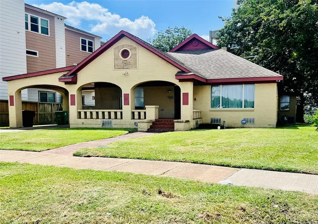 Photo 2 of Single family home for sale at 132 Carson Ct, Houston, TX 77004 | MLS# 80162468 | Listing updated on 2026-08-29
