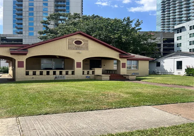 Photo 3 of Single family home for sale at 132 Carson Ct, Houston, TX 77004 | MLS# 80162468 | Listing updated on 2026-08-29