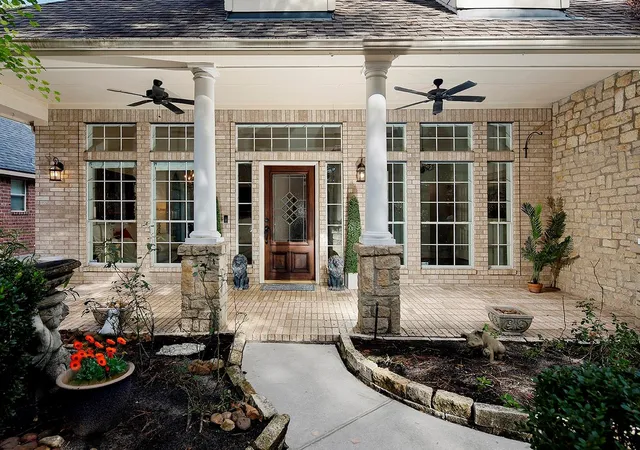 3rd image of 174 N Wimberly Wy, The Woodlands, TX 77385 | MLS# 91730297