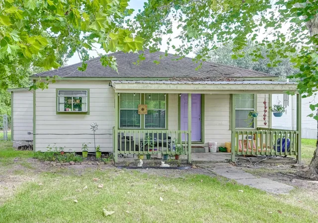 Photo 1 of Sale Pending at 1104 Mabry Rd, Baytown, TX 77520 | MLS# 78441250 | Listing updated on 2026-09-03