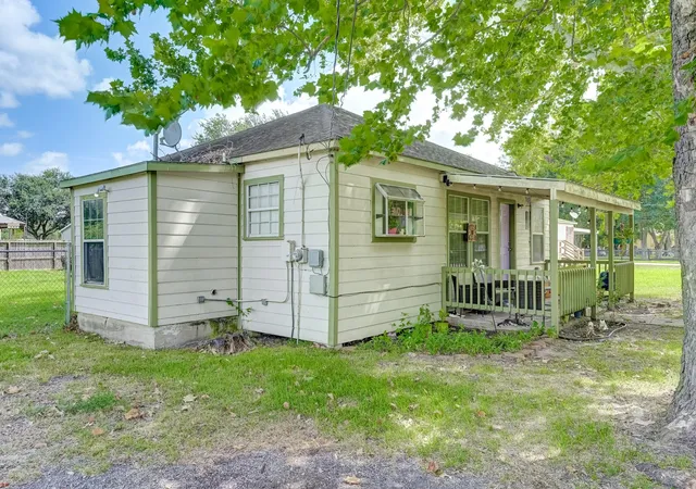 Photo 3 of Sale Pending at 1104 Mabry Rd, Baytown, TX 77520 | MLS# 78441250 | Listing updated on 2026-09-03