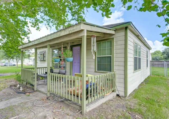 Photo 3 of Sale Pending at 1104 Mabry Rd, Baytown, TX 77520 | MLS# 78441250 | Listing updated on 2026-09-03