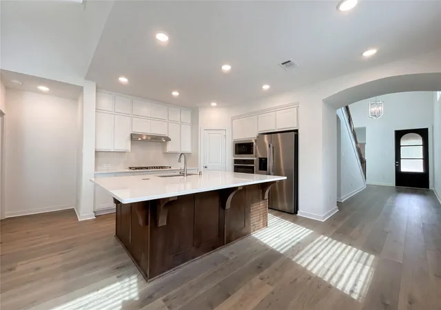 Photo 2 of Single family home for sale at 118 Neches Nook Ct, Conroe, TX 77304 | MLS# 91669577 | Listing updated on 2026-09-10