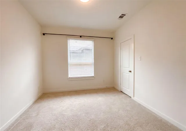 Photo 3 of Single family home for sale at 118 Neches Nook Ct, Conroe, TX 77304 | MLS# 91669577 | Listing updated on 2026-09-10