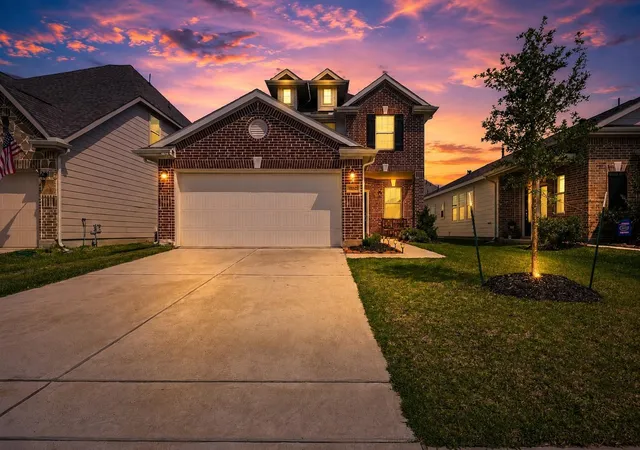 2nd image of 10423 Rochester Hills Ln, Tomball, TX 77375 | MLS# 25058278