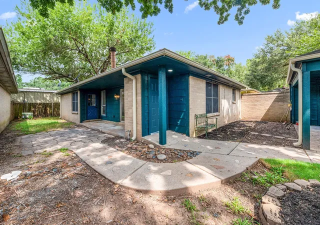 3rd image of 1908 Chelsea Ct, Rosenberg, TX 77471 | MLS# 21644974