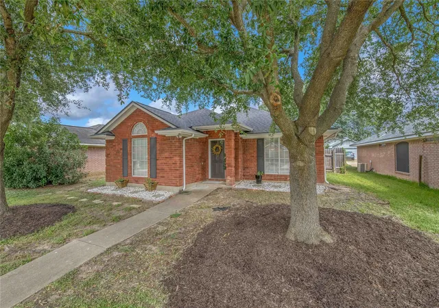 2nd image of 805 Azalea Ct, College Station, TX 77840 | MLS# 4420326