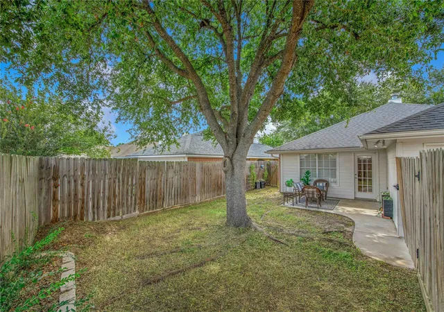 32nd image of 805 Azalea Ct, College Station, TX 77840 | MLS# 4420326
