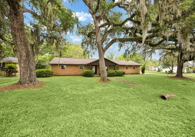 3rd image of 1107 Hallie St, Sweeny, TX 77480 | MLS# 44510390