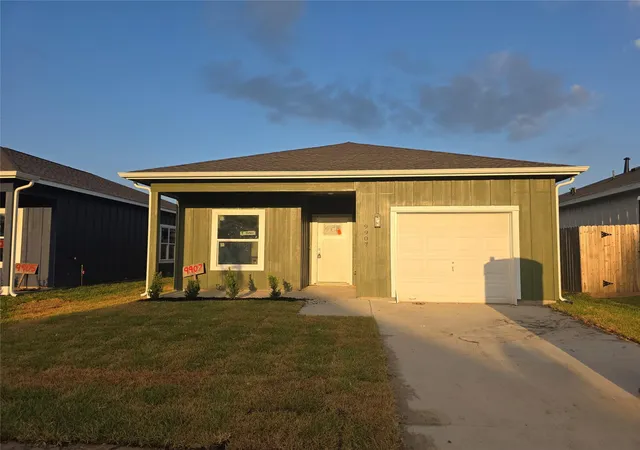 1st image of 9907 Dipping Brook St, Houston, TX 77076 | MLS# 41206584