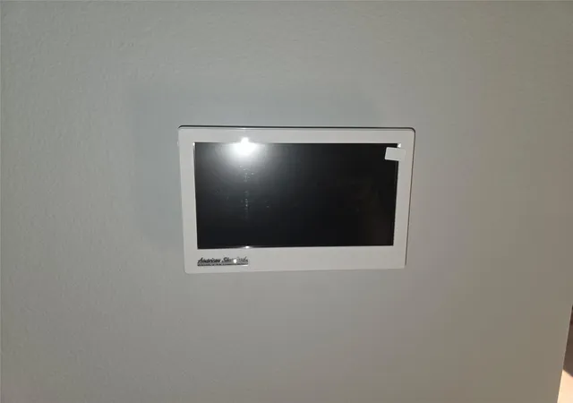 4th image of 9907 Dipping Brook St, Houston, TX 77076 | MLS# 41206584