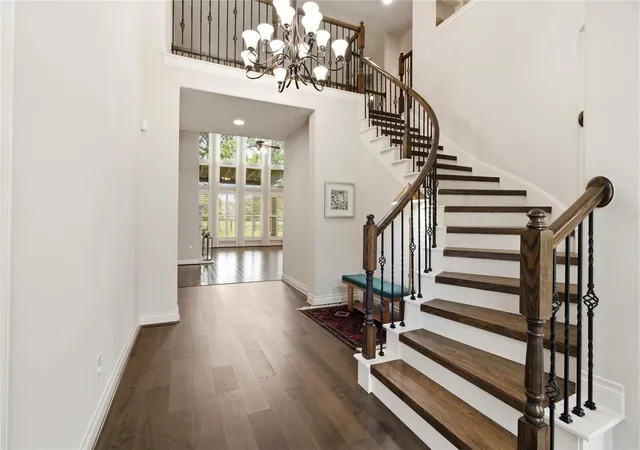 3rd image of 2405 Barton Shores Dr, Pearland, TX 77584 | MLS# 40906614