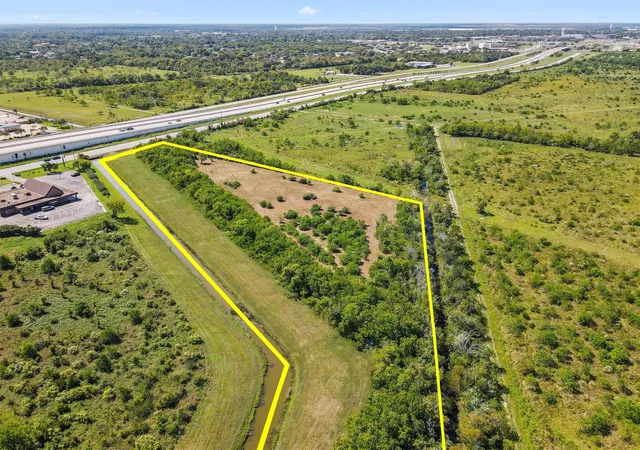 4th image of 5130 Emmett F Lowry Expy, Texas City, TX 77591 | MLS# 56194245
