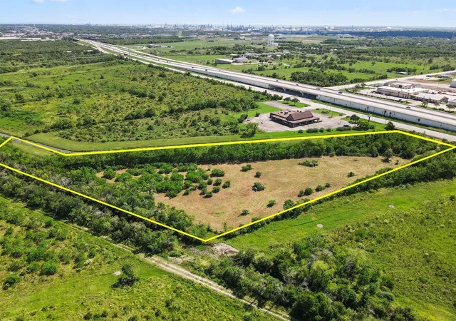 5th image of 5130 Emmett F Lowry Expy, Texas City, TX 77591 | MLS# 56194245