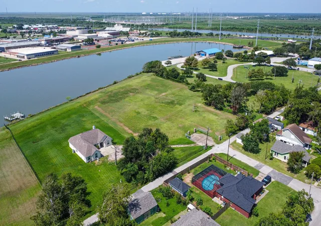 4th image of 524 & 614 Mystery Harbor Lane, Freeport, TX 77541 | MLS# 68781055