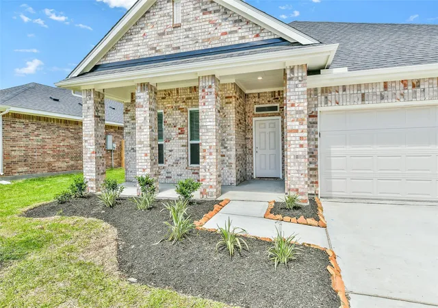 3rd image of 3019 King Oaks St, Baytown, TX 77251 | MLS# 50187851