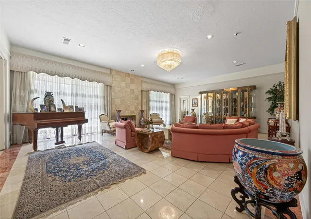 Photo 3 of Single family home for sale at 8103 Lake Edge Ct, Houston, TX 77071 | MLS# 72778294 | Listing updated on 2026-09-20