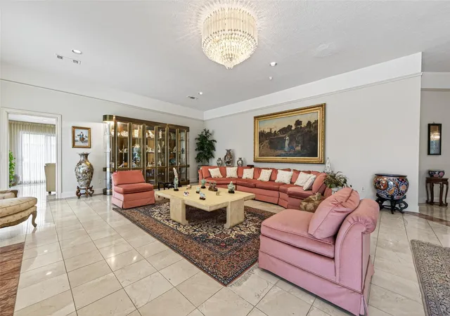 Photo 4 of Single family home for sale at 8103 Lake Edge Ct, Houston, TX 77071 | MLS# 72778294 | Listing updated on 2026-09-20
